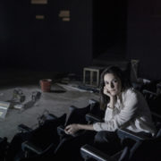 Η Κατερίνα Ευαγγελάτου ανεβάζει τον «Άμλετ», το εμβληματικό έργο του Ουίλλιαμ Σαίξπηρ, σε μια φιλόδοξη παραγωγή της Λυκόφως, που θα ανοίξει στις αρχές Δεκεμβρίου το κλειστό εδώ και οκτώ χρόνια «Αμφι-Θέατρο» του Σπύρου Α. Ευαγγελάτου.